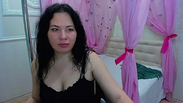 VictoriaSecretXO online show from 03/28/26, 03:07