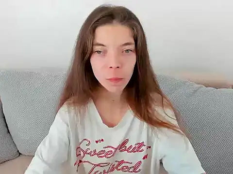 LikaAeiston1 online show from 03/12/26, 05:45