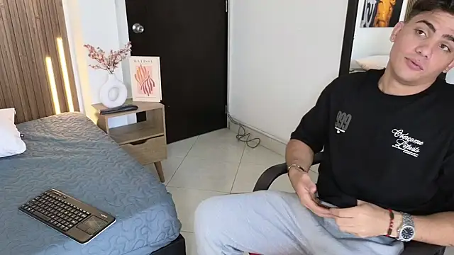 MrAdonis  online show from 03/25/26, 07:24