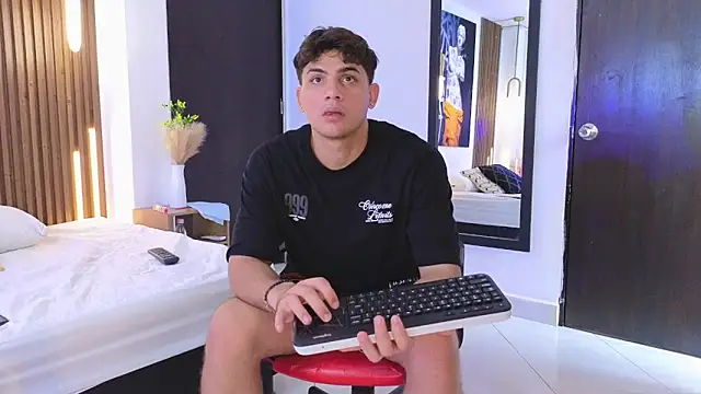 MrAdonis  online show from 04/10/26, 07:10