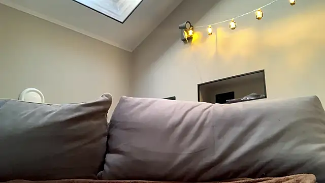 Kissme Kira online show from 05/17/26, 01:38