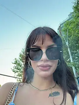 Snapshot of RaniaSnow chatting on 07/14/26, 03:33 RaniaSnow online show from 07/14/26, 03:33