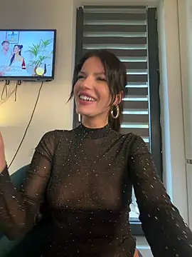Snapshot of RaniaSnow chatting on 05/13/26, 03:41 RaniaSnow online show from 05/13/26, 03:41
