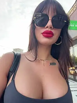 Snapshot of RaniaSnow chatting on 07/16/26, 03:47 RaniaSnow online show from 07/16/26, 03:47