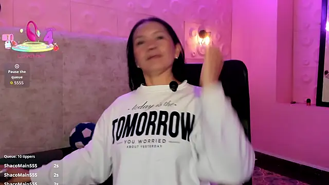 Chloe16  online show from 05/18/26, 08:13