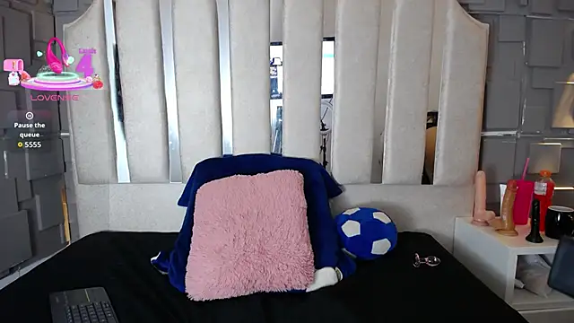 Chloe16  online show from 05/15/26, 11:52