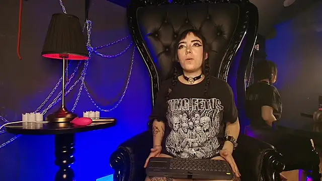 HoneyDemoni online show from 04/27/26, 12:03