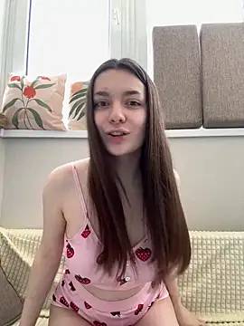 HotCherry18 online show from 04/15/26, 09:48