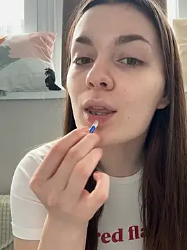 HotCherry18 online show from 03/23/26, 09:42