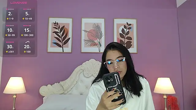 YayaQueen online show from 05/25/26, 12:04