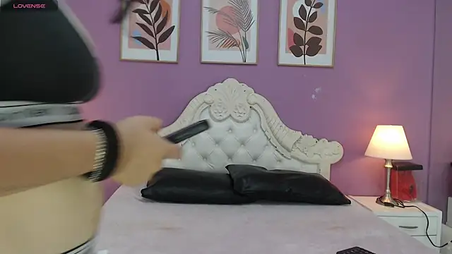 YayaQueen online show from 05/13/26, 12:23