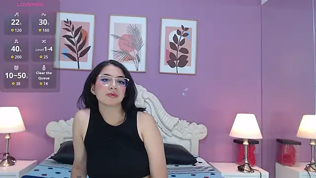 YayaQueen online show from 05/17/26, 12:27