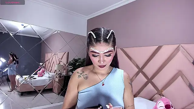 ZairaRogue online show from 03/20/26, 12:06