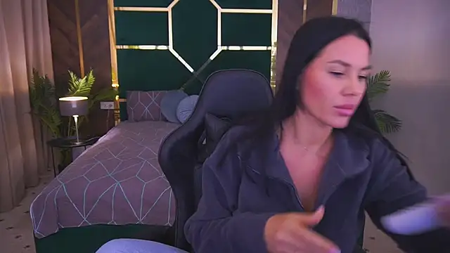 Casey Min online show from 03/25/26, 07:41