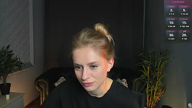 Snapshot of Mickey_Milk chatting on 04/08/26, 08:10 Mickey Milk online show from 04/08/26, 08:10