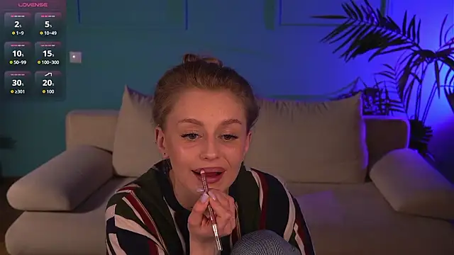 Snapshot of Mickey_Milk chatting on 03/25/26, 06:18 Mickey Milk online show from 03/25/26, 06:18