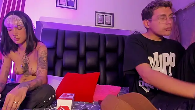 dalhia and hades online show from 04/24/26, 12:18