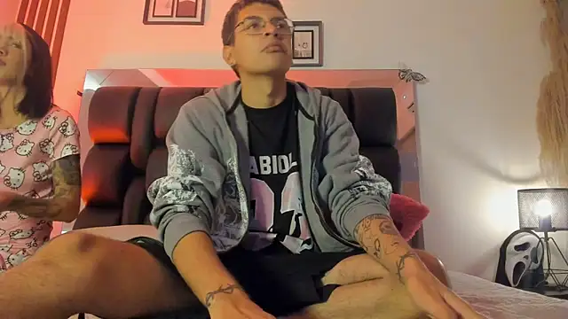 dalhia and hades online show from 04/22/26, 12:12