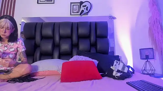 dalhia and hades online show from 04/10/26, 12:34