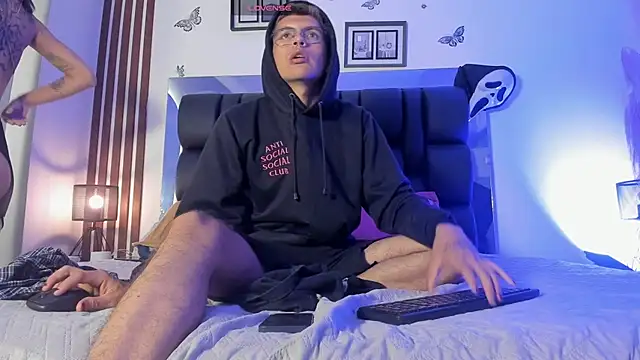 dalhia and hades online show from 03/31/26, 01:02