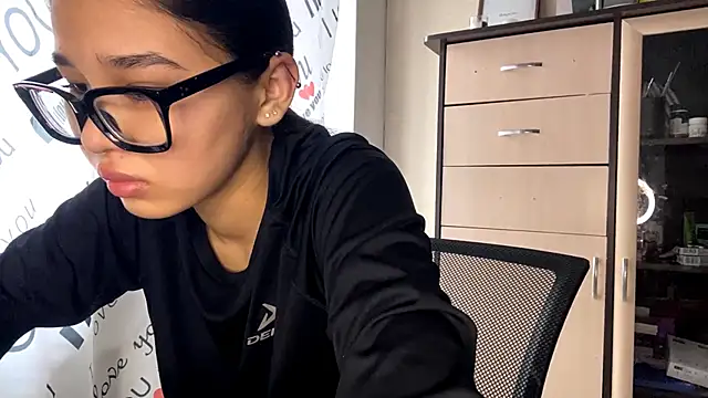 CatherineForbes online show from 03/27/26, 08:22