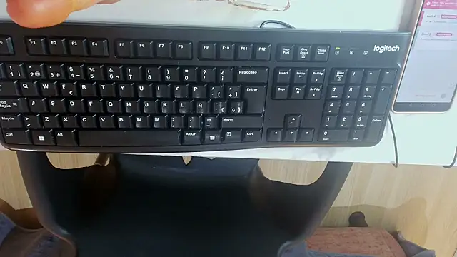 Amanda Fox   online show from 04/11/26, 07:50