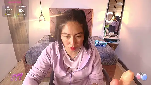 Amanda Fox   online show from 03/18/26, 08:43