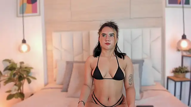 Snapshot of megan__winters chatting on 03/16/26, 07:49 megan winters online show from 03/16/26, 07:49