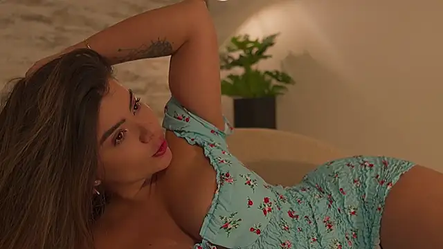 Julie Belle  online show from 04/05/26, 10:38