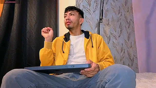 Luchoplayboy online show from 04/14/26, 11:59