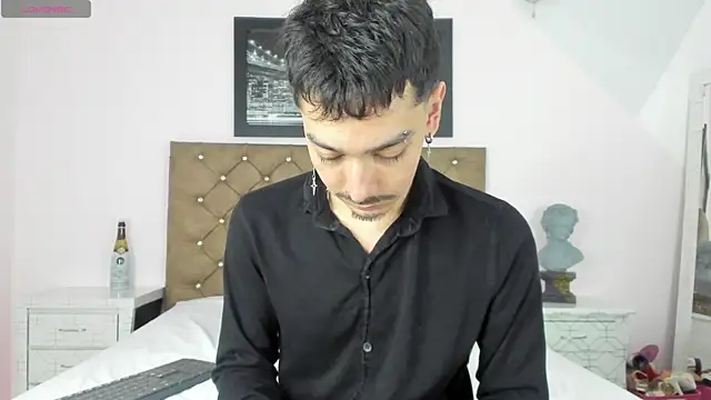 finn jackson online show from 04/21/26, 07:53