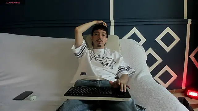 finn jackson online show from 03/14/26, 07:31