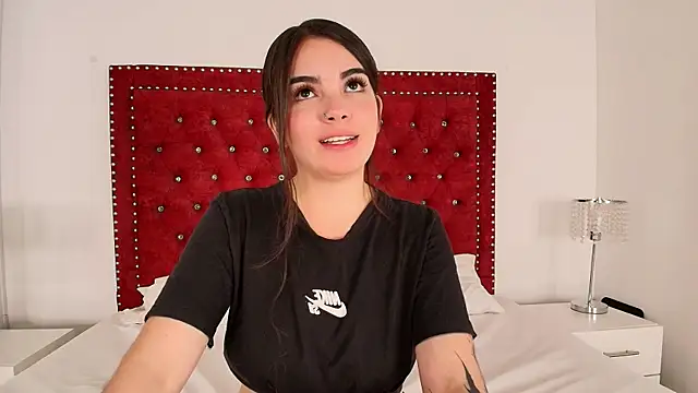 Daphne glas online show from 04/04/26, 11:39