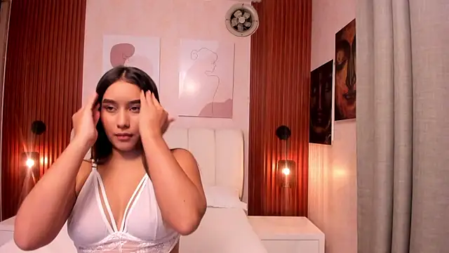 EmmaThompson   online show from 03/20/26, 12:22