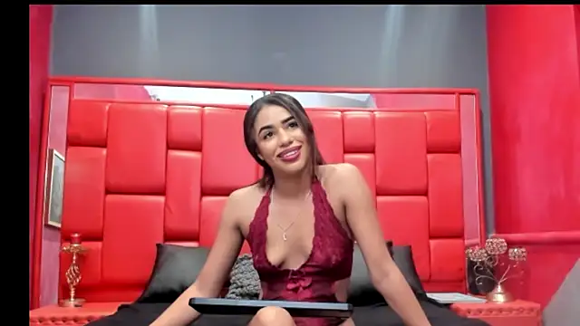 Snapshot of WendyOquendo chatting on 05/19/26, 11:28 WendyOquendo online show from 05/19/26, 11:28