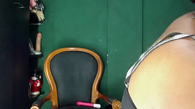 AntonelaVargas online show from 04/17/26, 07:38