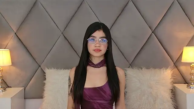 OliviaDiaz online show from 05/18/26, 08:02