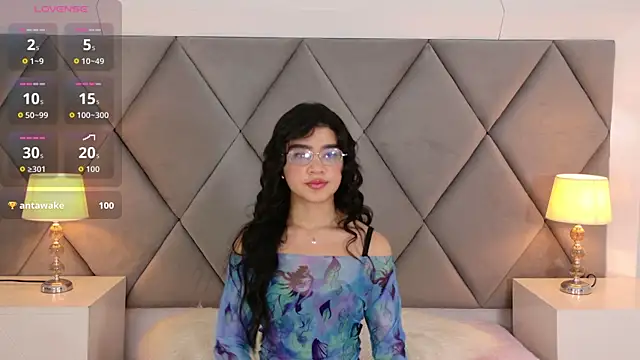 OliviaDiaz online show from 04/15/26, 08:20