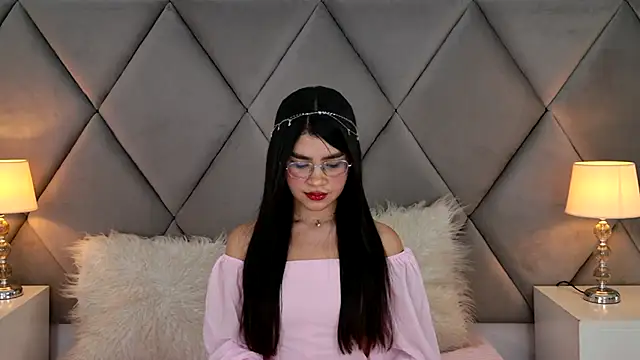 OliviaDiaz online show from 06/07/26, 08:25