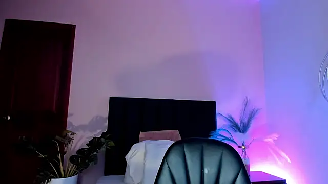 TinnaMoon online show from 03/26/26, 11:57