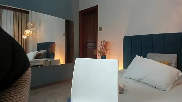 TinnaMoon online show from 05/06/26, 12:03