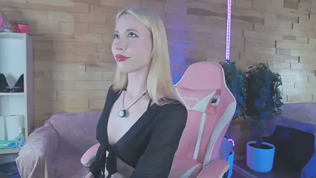 Lola Gilbert online show from 06/11/26, 03:09