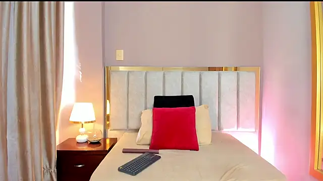 FreyaCameron online show from 04/12/26, 01:58