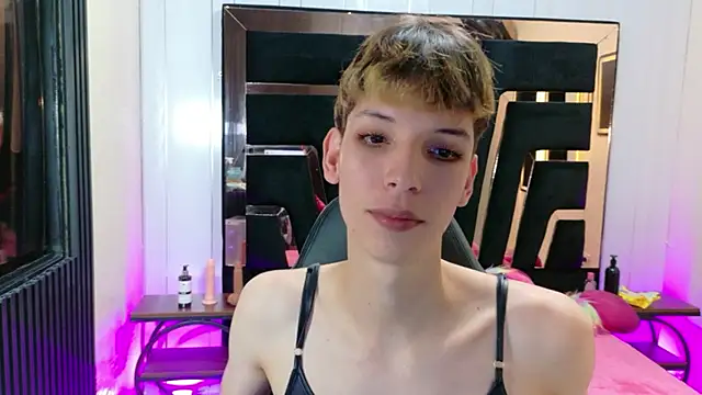 Stefany PiInk online show from 03/19/26, 12:38