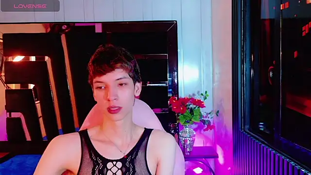 Snapshot of Stefany_PiInk chatting on 05/18/26, 12:32 Stefany PiInk online show from 05/18/26, 12:32