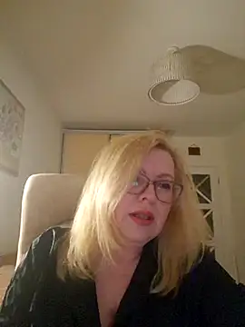 Snapshot of JanieLight53 chatting on 03/29/26, 06:20 JanieLight53 online show from 03/29/26, 06:20