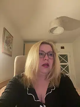 Snapshot of JanieLight53 chatting on 04/08/26, 07:15 JanieLight53 online show from 04/08/26, 07:15