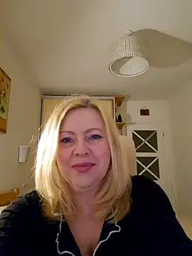 Snapshot of JanieLight53 chatting on 04/03/26, 08:15 JanieLight53 online show from 04/03/26, 08:15