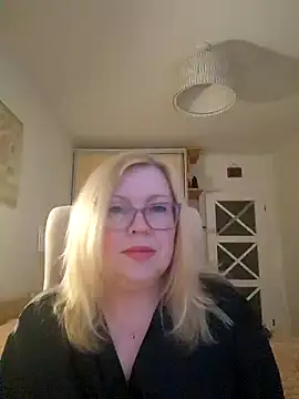 Snapshot of JanieLight53 chatting on 03/31/26, 04:31 JanieLight53 online show from 03/31/26, 04:31