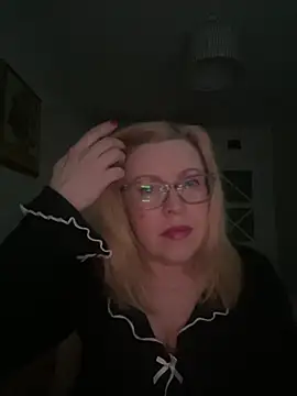 Snapshot of JanieLight53 chatting on 04/05/26, 04:57 JanieLight53 online show from 04/05/26, 04:57